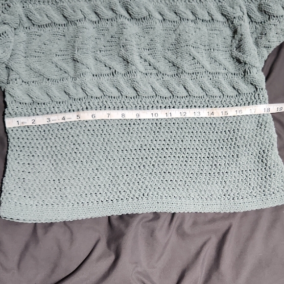 Cable Knit Womens Sweater - Picture 7 of 7